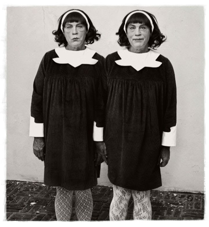 Diane Arbus / Identical Twins, Roselle, New Jersey (1967), 2014 © Sandro Miller / Courtesy Gallery FIFTHY ONE, Antwerp